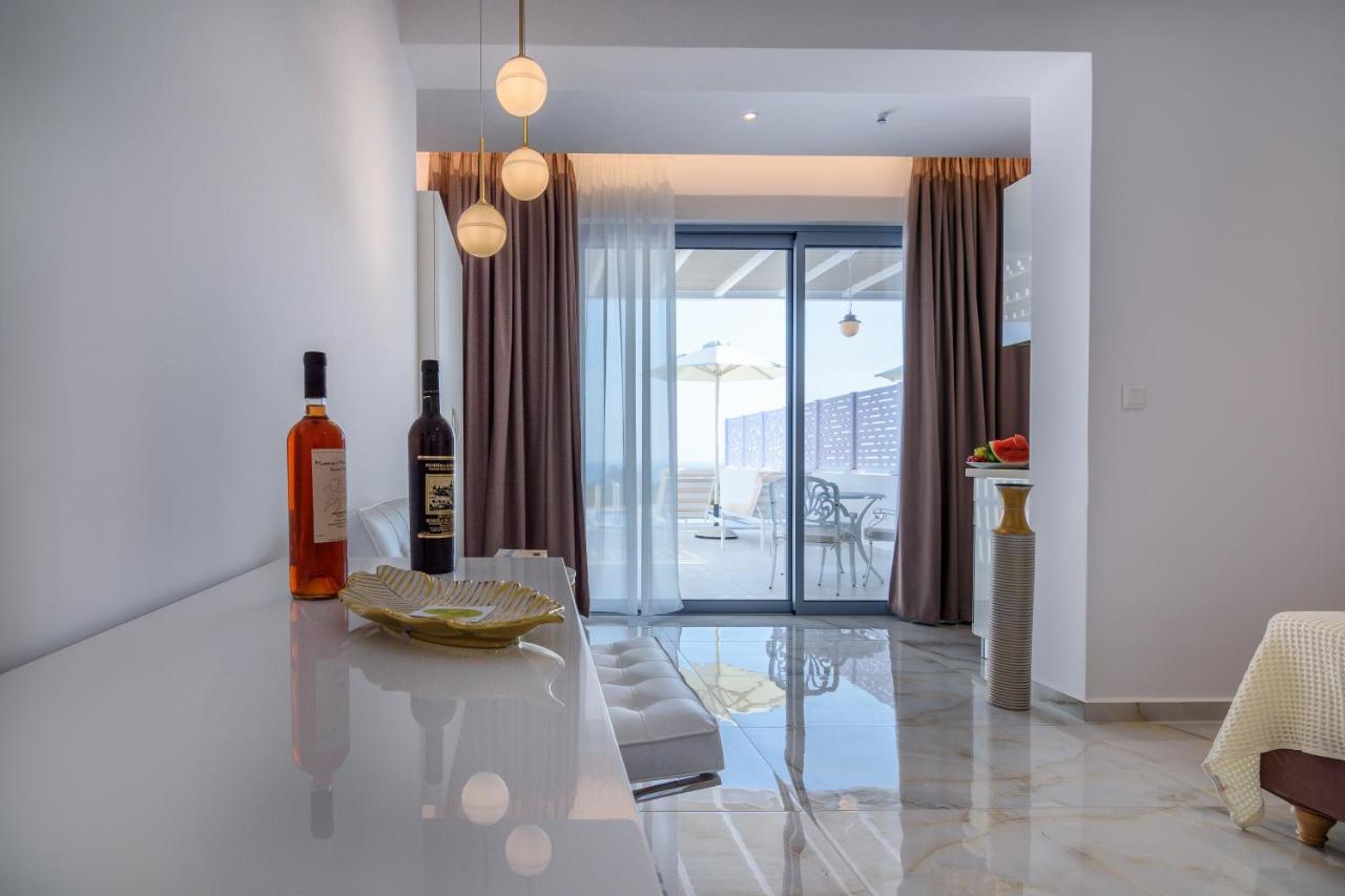 Dionisos Suites Lixouri Esterno foto